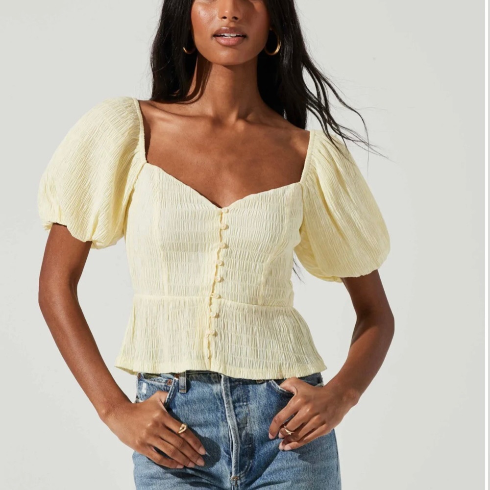ASTR BUBBLE SHORT SLEEVE BUTTON FRONT TOP
